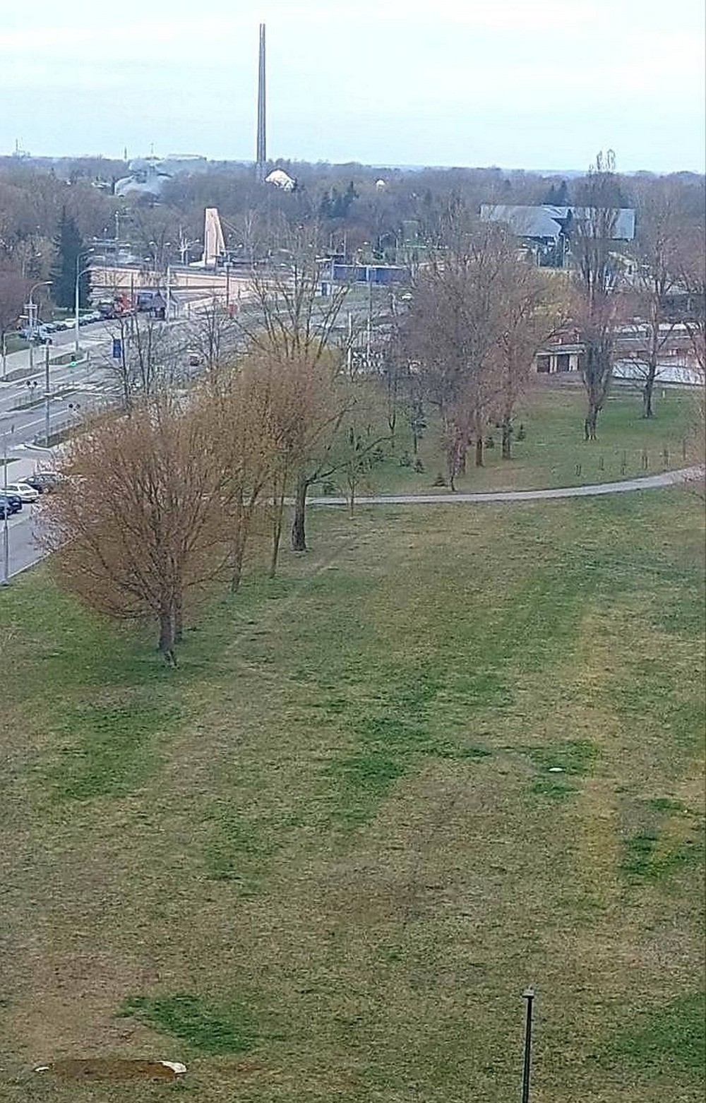 Брест! Пустырь, который обещали засадить деревьями.