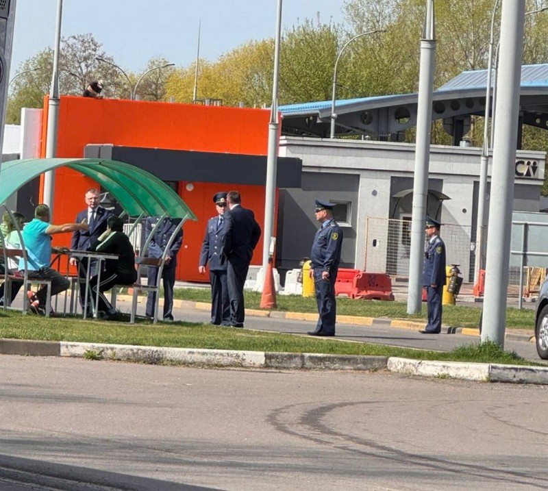 Начальство беларуской таможни в пункте пропуска «Брест»