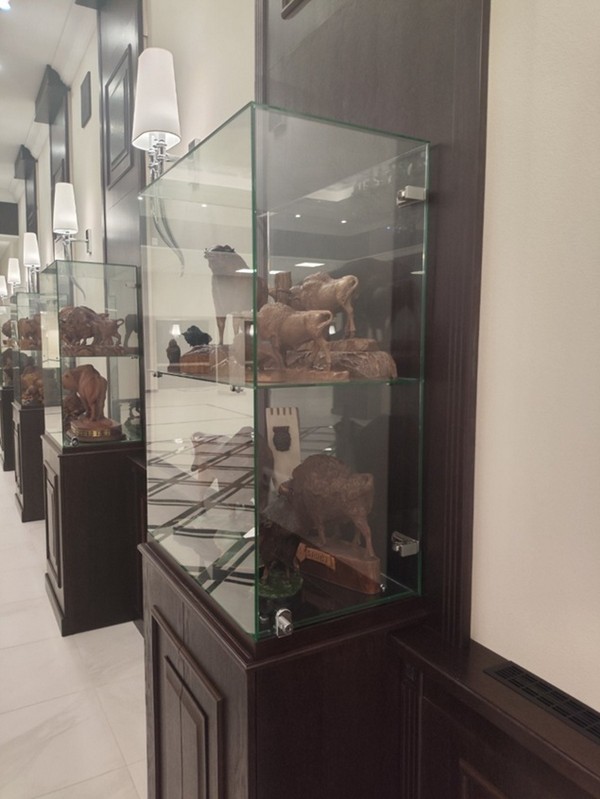 Шкаф-витрина для Брестского облисполкома. Фото из документа на сайте госзакупок