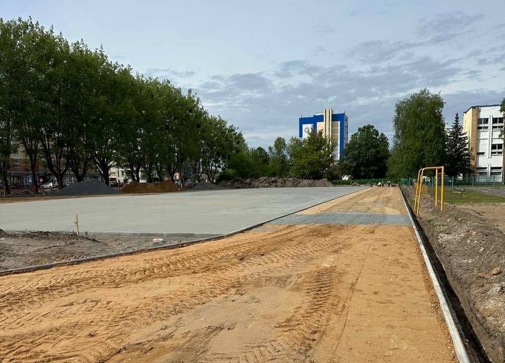 Благоустройство стадиона в СШ №9 Бреста. Фото: Брестский горисполком