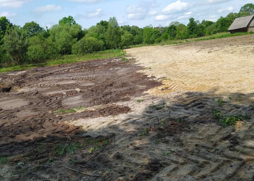 Из деревни Богуславка Малоритского района вывезли строительный мусор. Фото: КГК