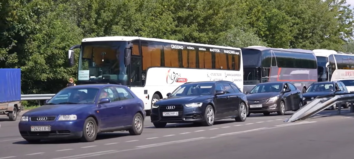 Очередь на выезде из Беларуси в Польшу в августе 2025 года. Скриншот видео
