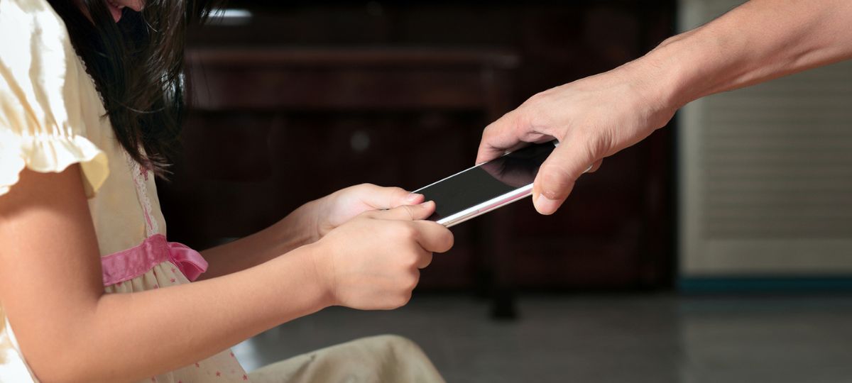 Учитель, телефон, ребенок