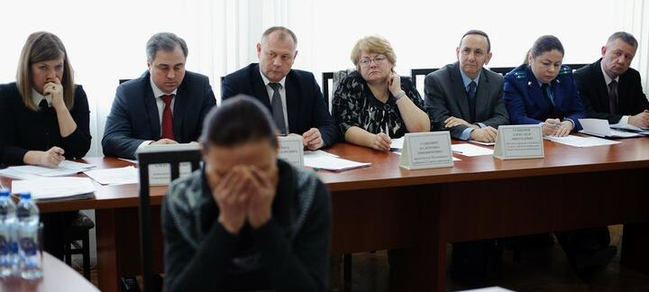 "тунеядка" на приеме у чиновников