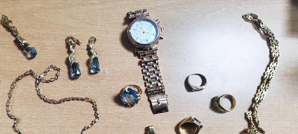 Золото и драгоценности, которые изъяли в пункте пропуска «Брест». Фото: ГТК