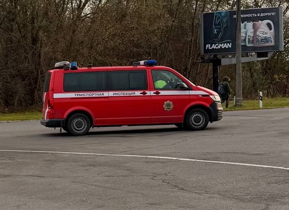 Автомобиль Транспортной инспекции 30 октября 2025 года. Фото из приграничного чата