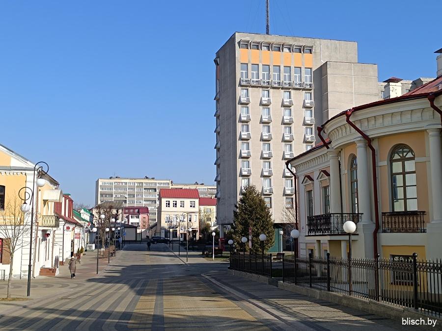 Улица в Пинске, на которой находится гостиница «Припять». 